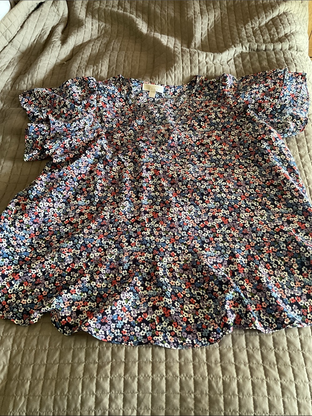 Floral flutter Sleeve Women’s Top in Multicolor